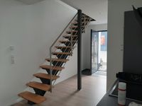 Treppe aus Stahl mit Edelstahlgel&auml;nder